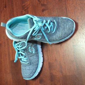 Skechers sport shoes size 6 in gray and mint